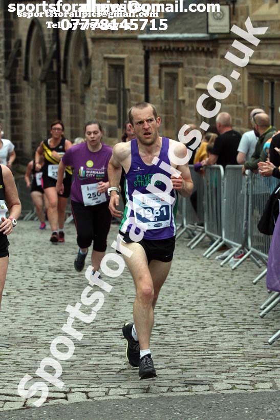 Durham City 10k, 2017 Durham City Run 5k and 10k Road Race. Photo: David T. Hewitson/Sports for All Pics
